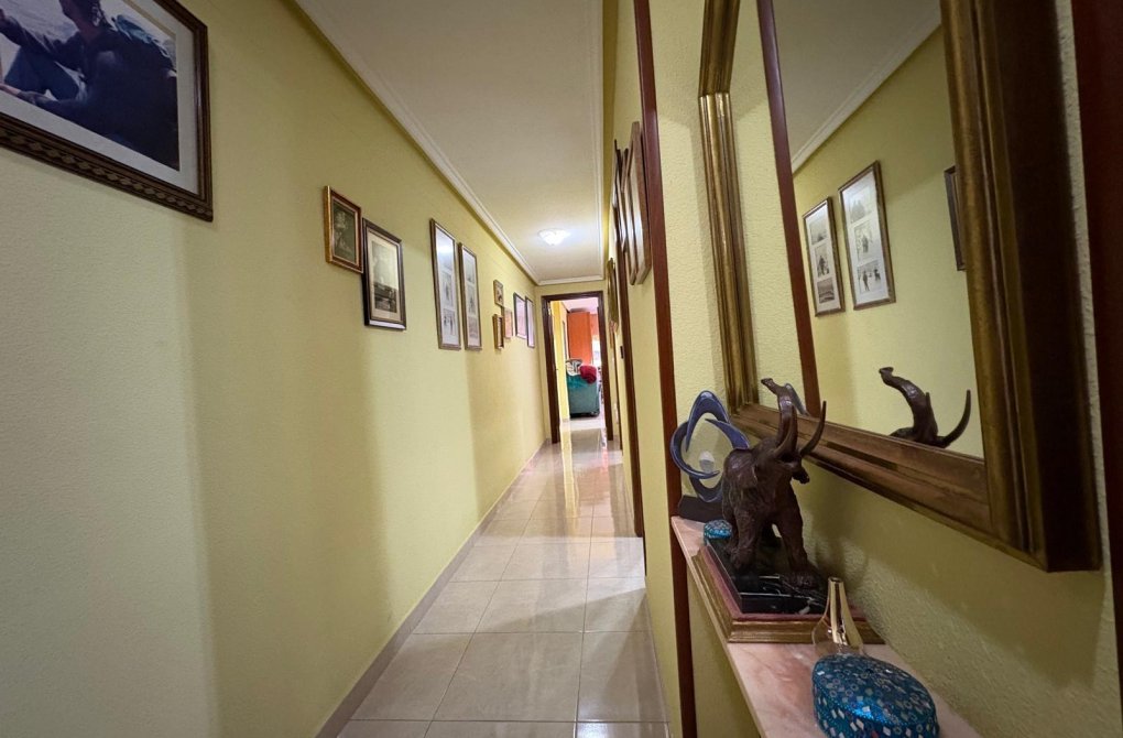 Resale - Apartment - Torrevieja - Playa del cura