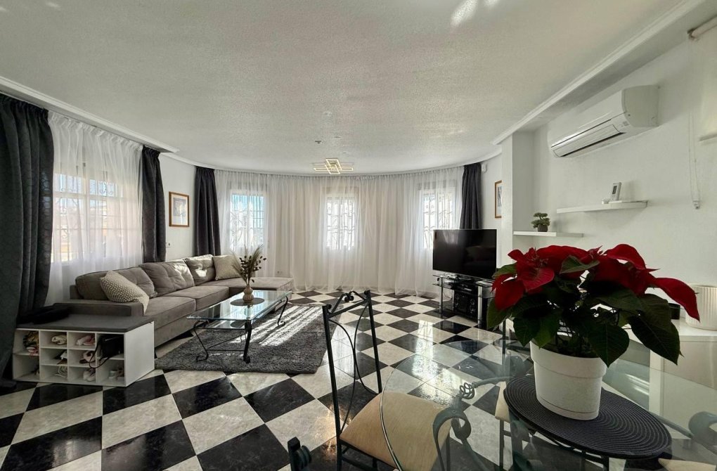 Resale - Villa - Orihuela Costa - Playa Flamenca