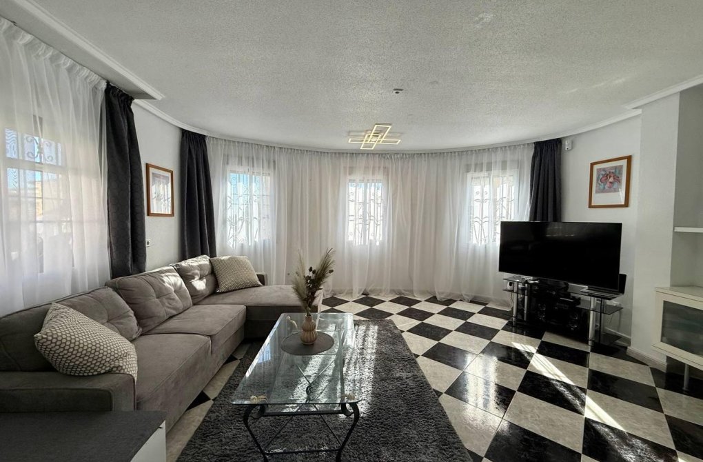 Resale - Villa - Orihuela Costa - Playa Flamenca