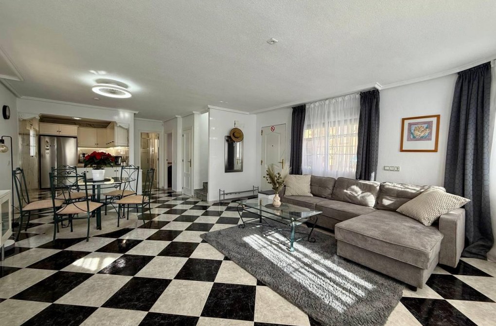 Resale - Villa - Orihuela Costa - Playa Flamenca