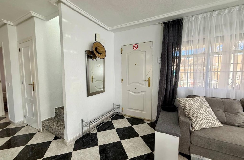 Resale - Villa - Orihuela Costa - Playa Flamenca