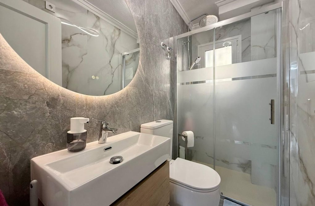 Resale - Villa - Orihuela Costa - Playa Flamenca