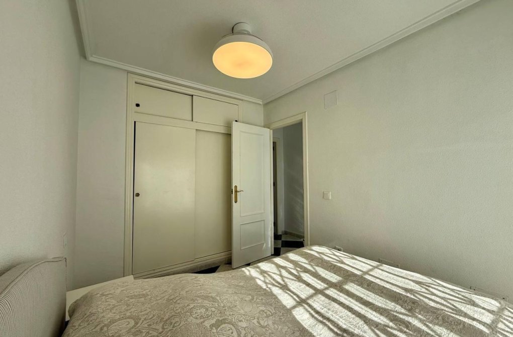 Resale - Villa - Orihuela Costa - Playa Flamenca