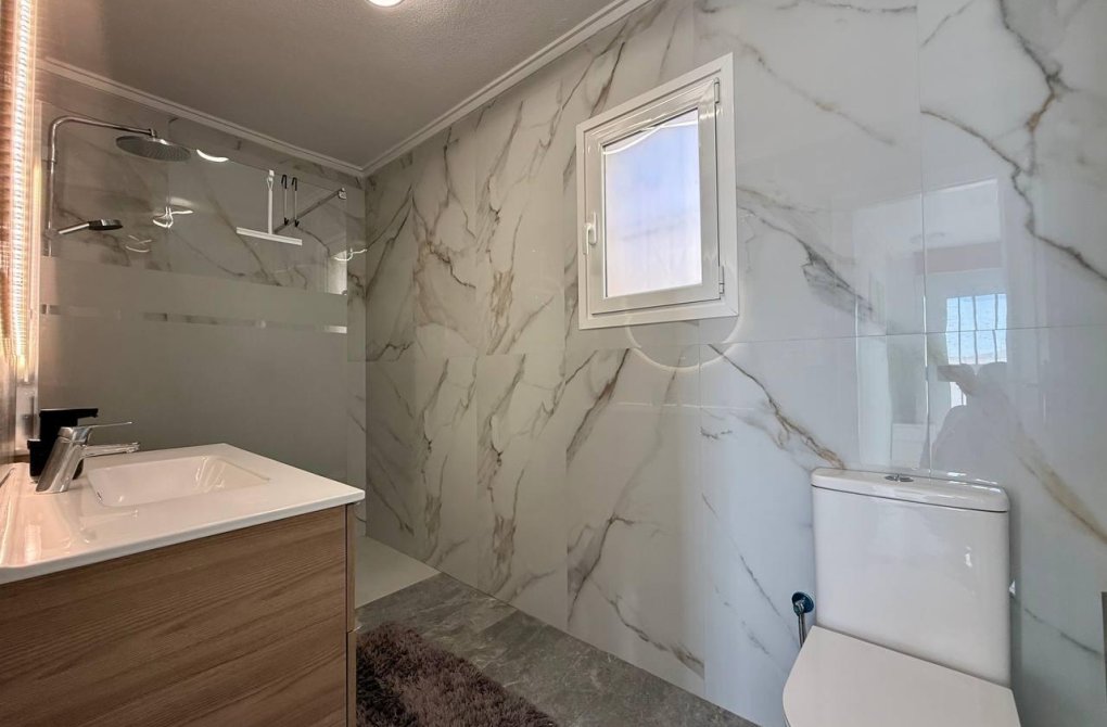 Resale - Villa - Orihuela Costa - Playa Flamenca