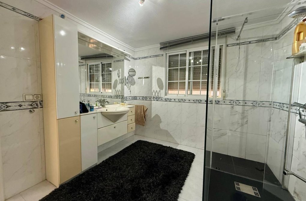 Resale - Villa - Orihuela Costa - Playa Flamenca