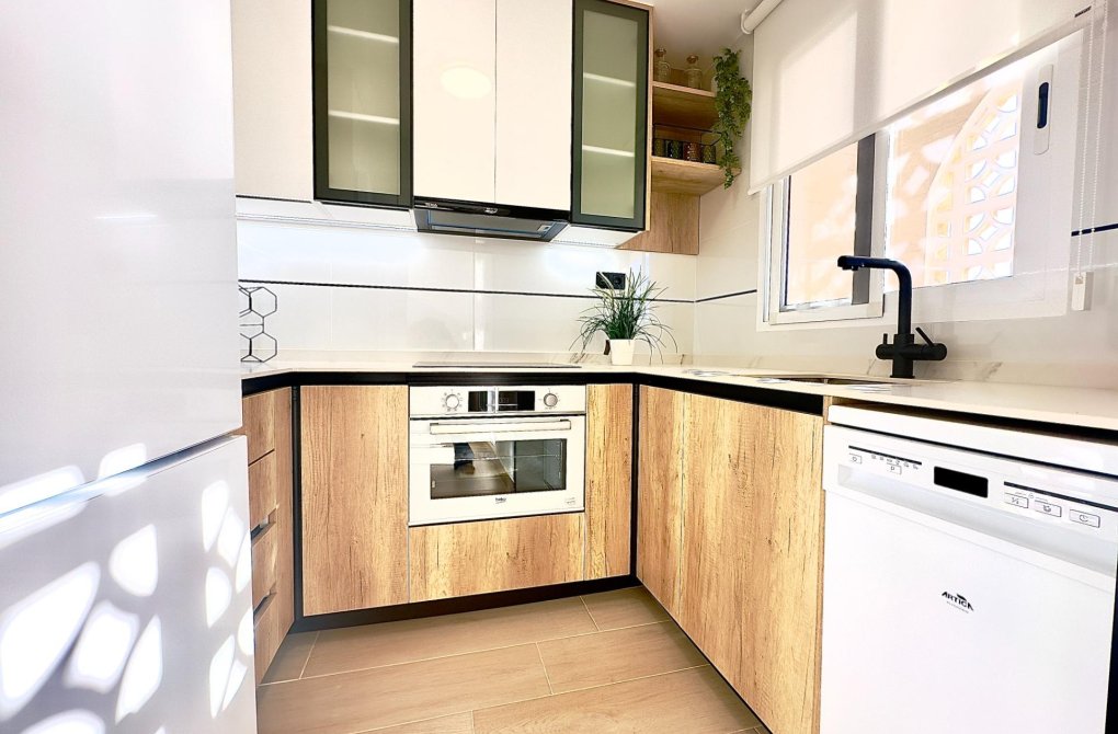 Resale - Apartment - Torrevieja - Cabo cervera