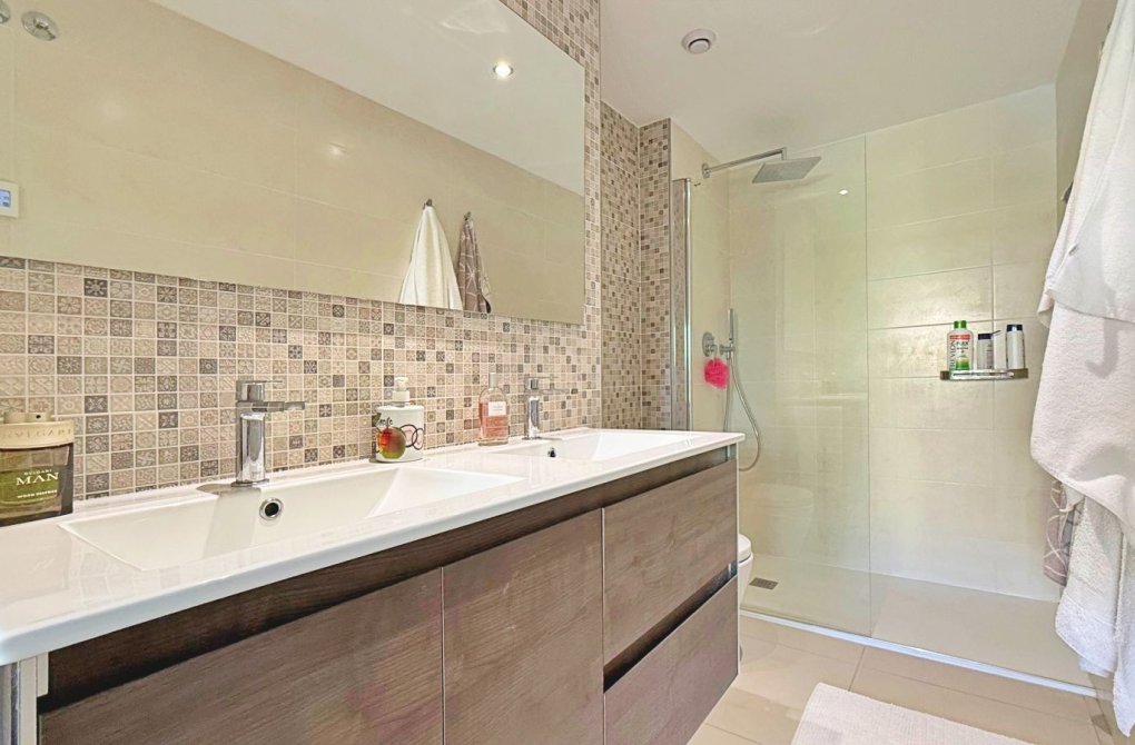 Resale - Apartment - Torrevieja - Punta prima