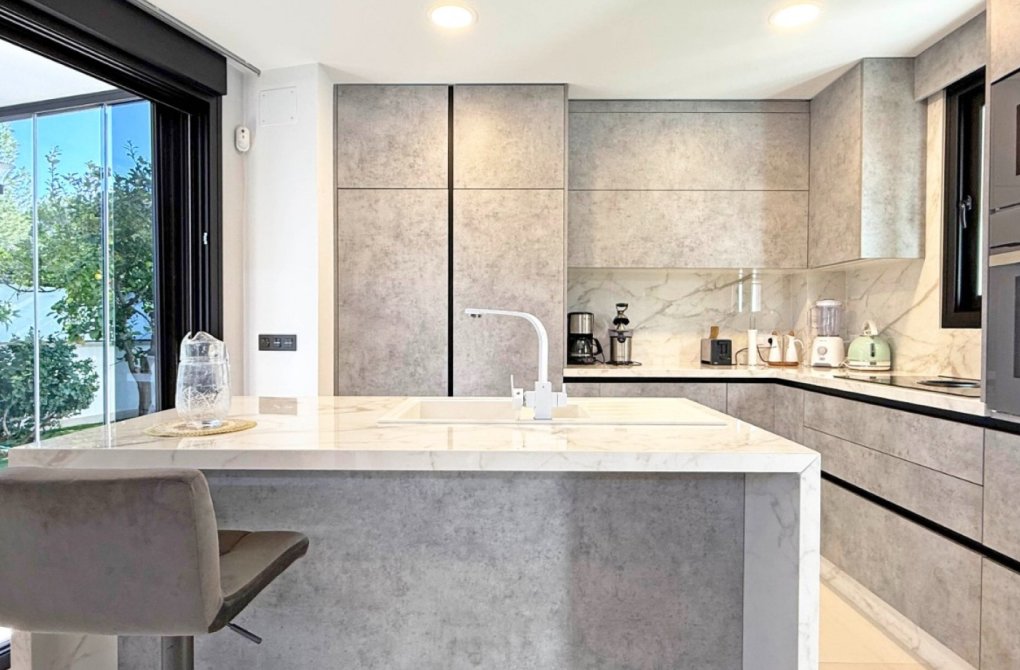 Resale - Detached Villa - Orihuela Costa - Villamartín