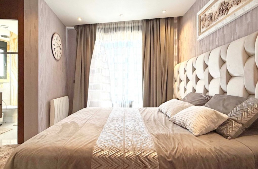 Resale - Detached Villa - Orihuela Costa - Villamartín