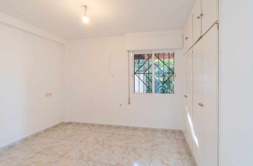Resale - Terraced house - Torrevieja - Carrefour