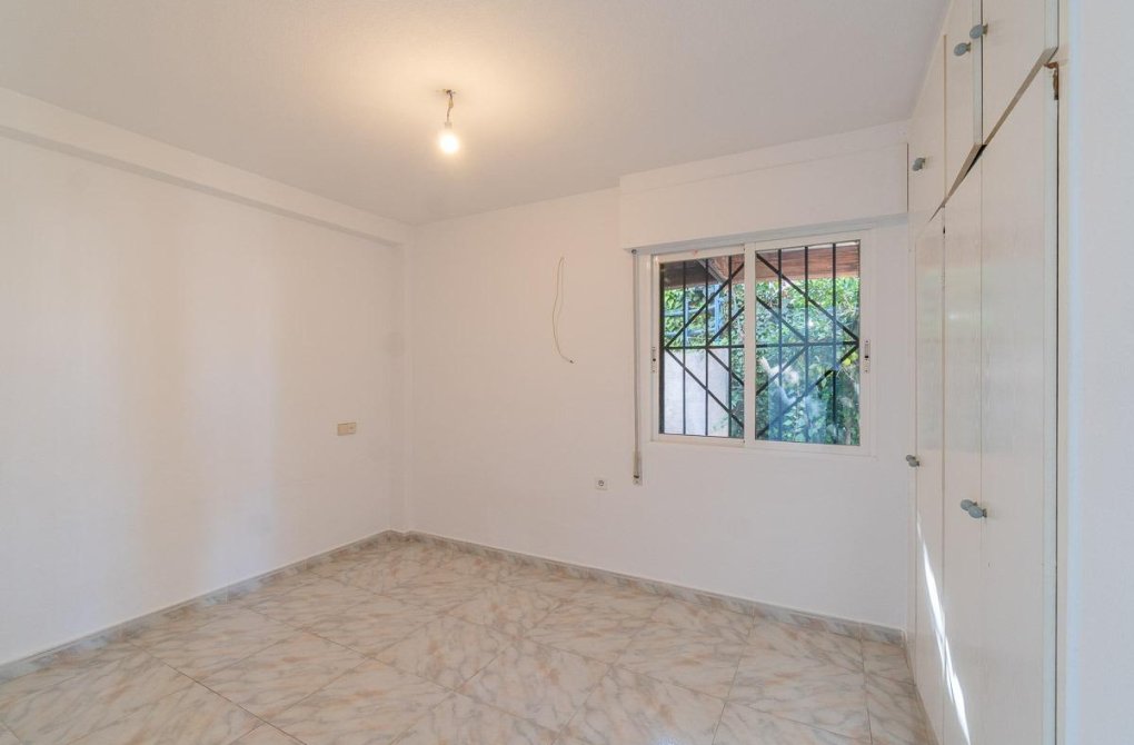 Resale - Terraced house - Torrevieja - Carrefour