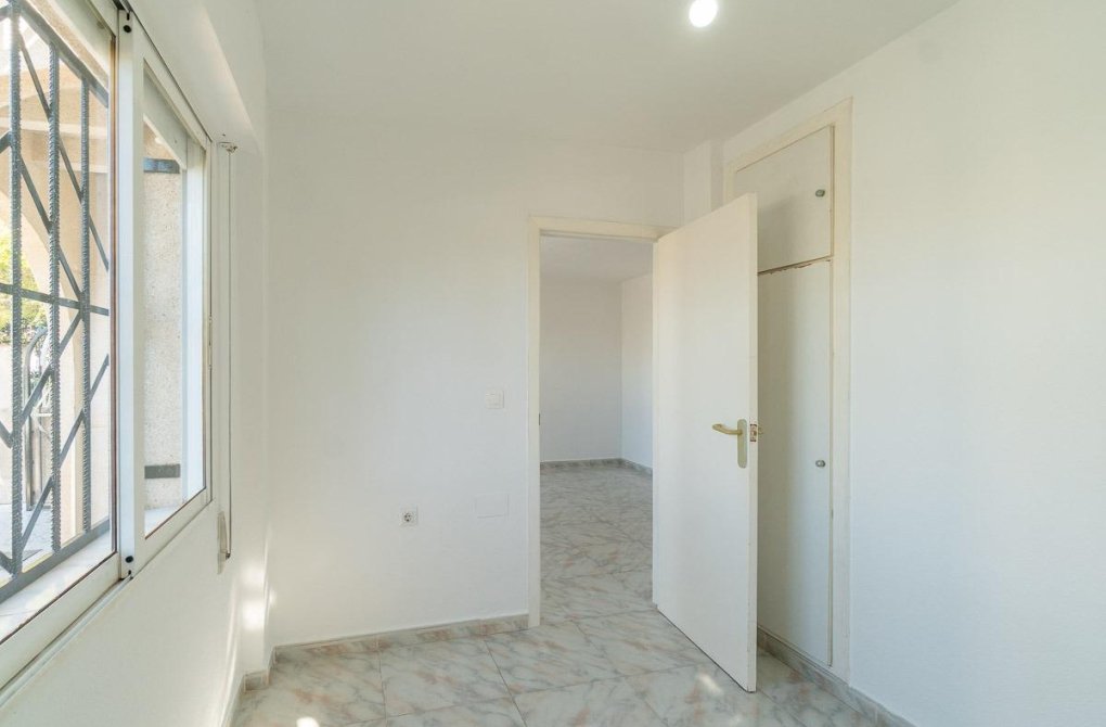 Resale - Terraced house - Torrevieja - Carrefour