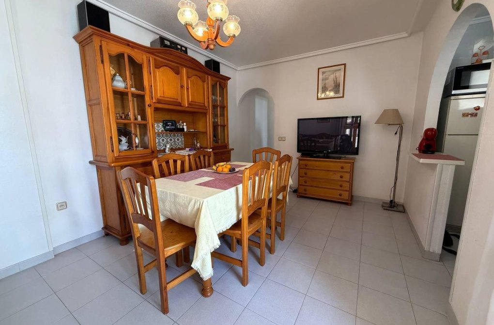 Resale - Apartment - Torrevieja - Acequion