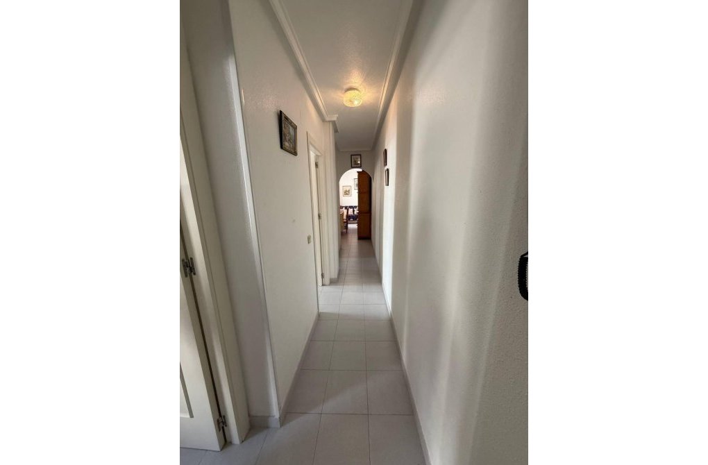 Resale - Apartment - Torrevieja - Acequion