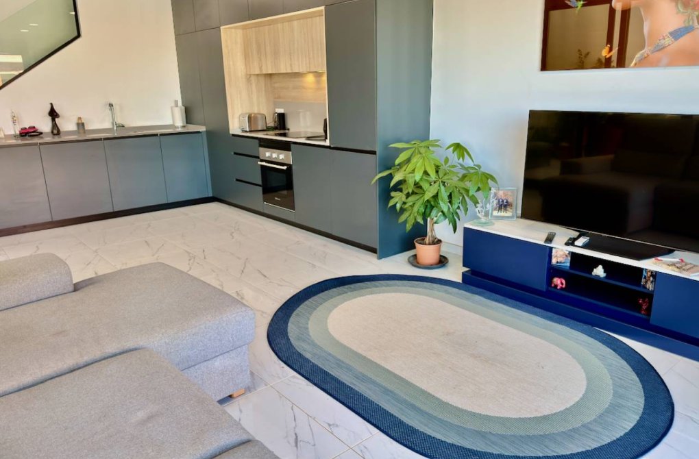 Resale - Villa - Los Montesinos - La Herrada