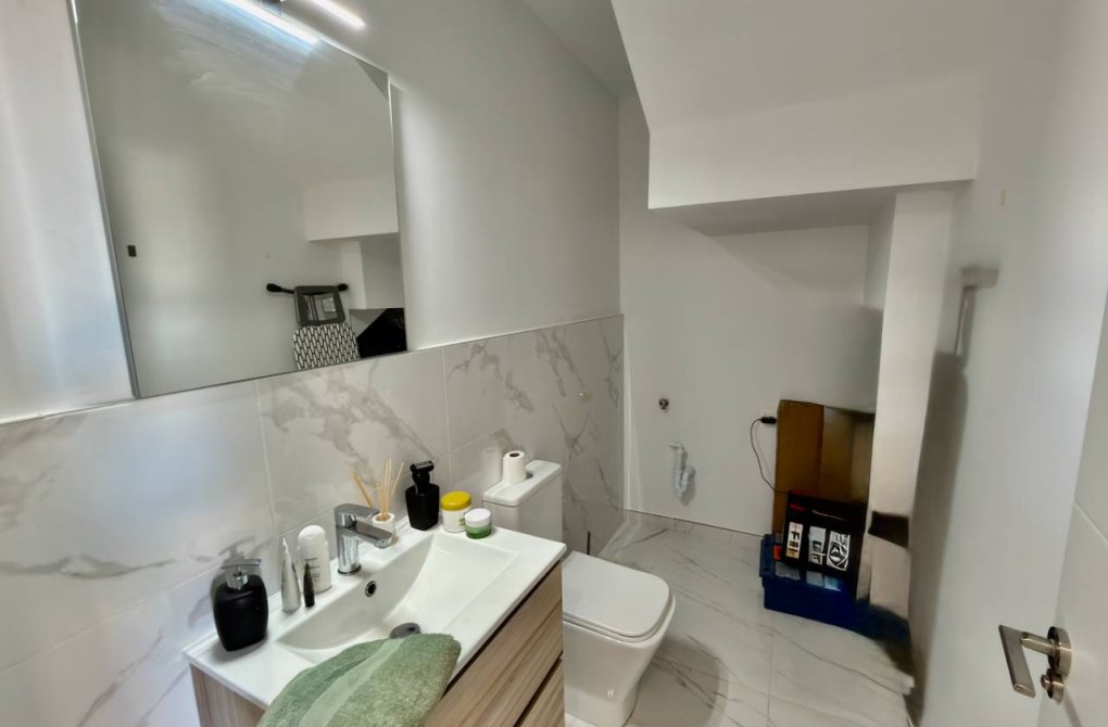 Resale - Villa - Los Montesinos - La Herrada