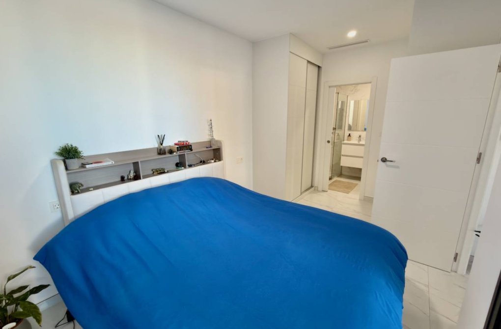 Resale - Villa - Los Montesinos - La Herrada