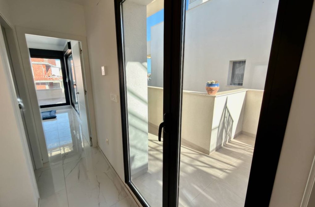 Resale - Villa - Los Montesinos - La Herrada