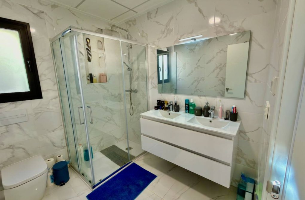 Resale - Villa - Los Montesinos - La Herrada