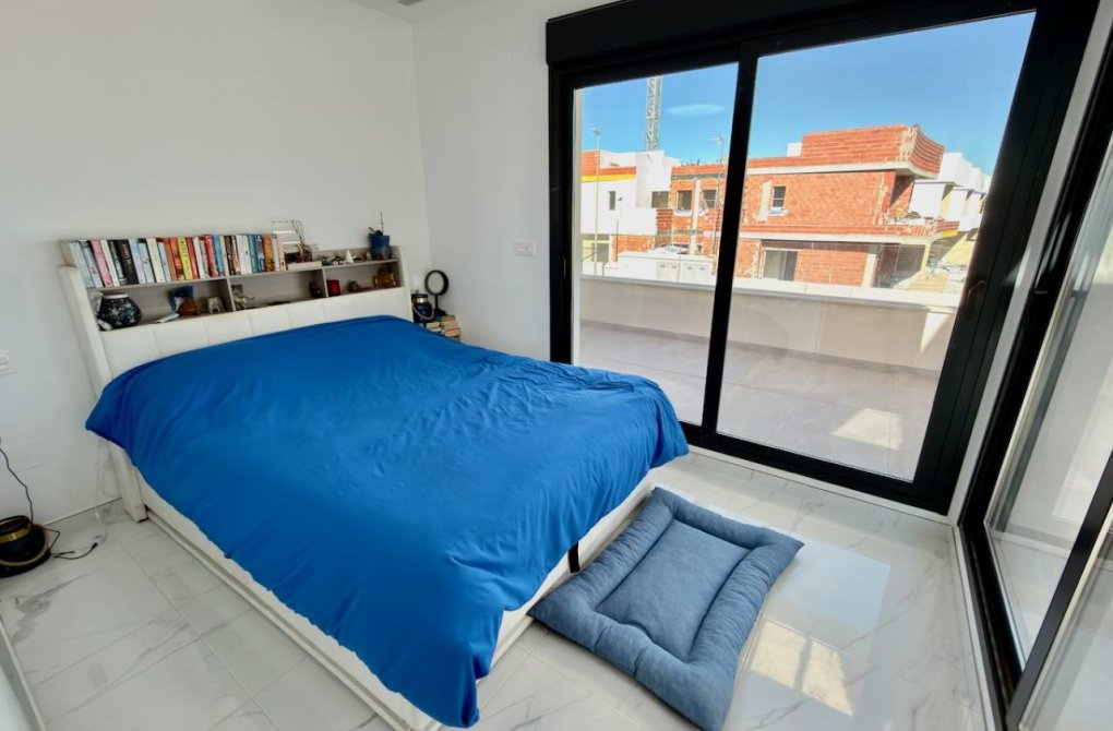 Resale - Villa - Los Montesinos - La Herrada