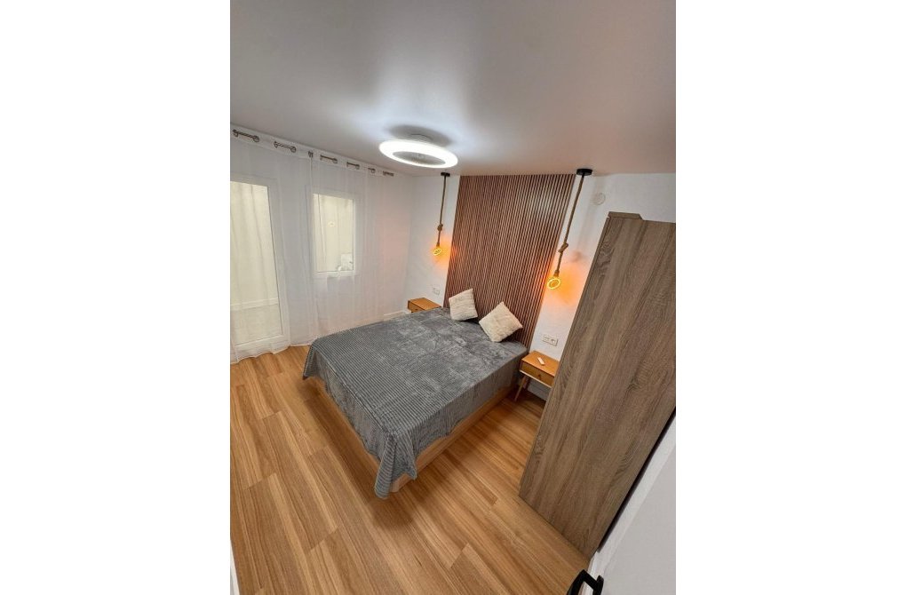 Resale - Bungalow - Torrevieja - La Siesta - El Salado - Torreta