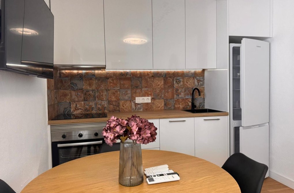 Resale - Bungalow - Torrevieja - La Siesta - El Salado - Torreta