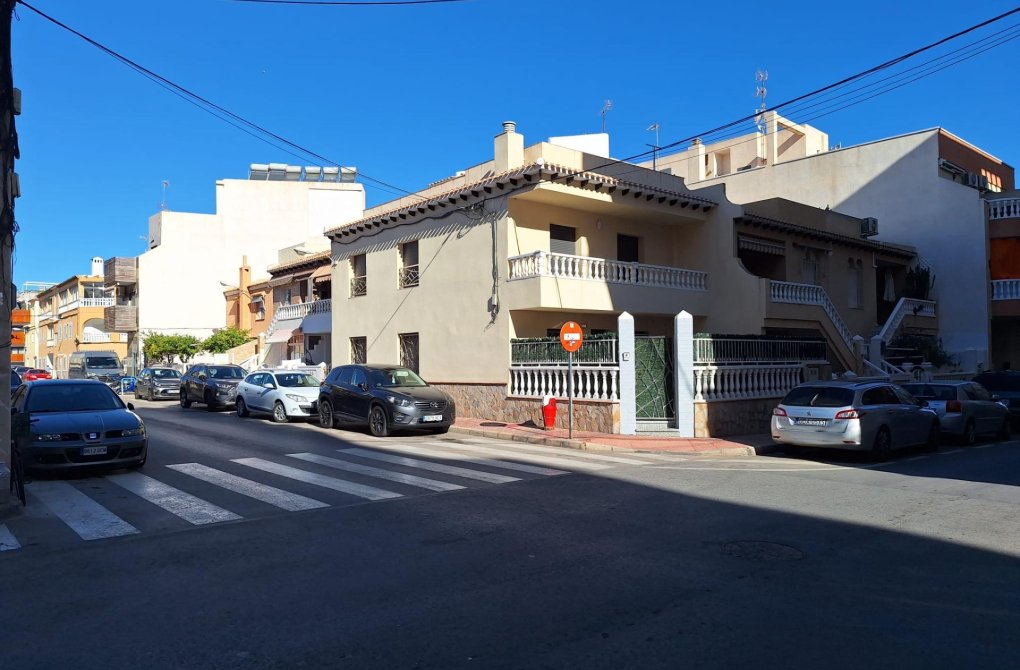 Resale - Terraced house - Torrevieja - Playa del cura