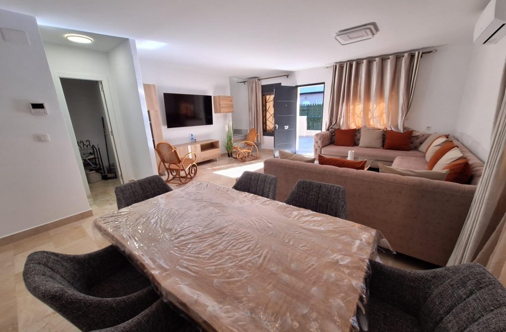 Resale - Terraced house - Torrevieja - Playa del cura