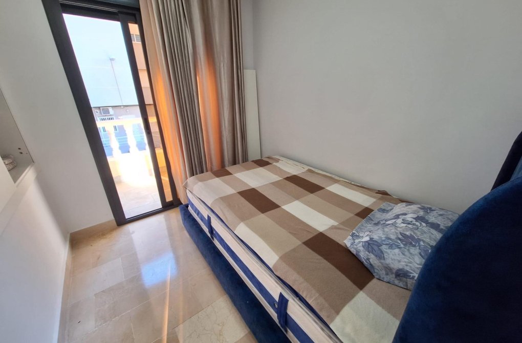 Resale - Terraced house - Torrevieja - Playa del cura