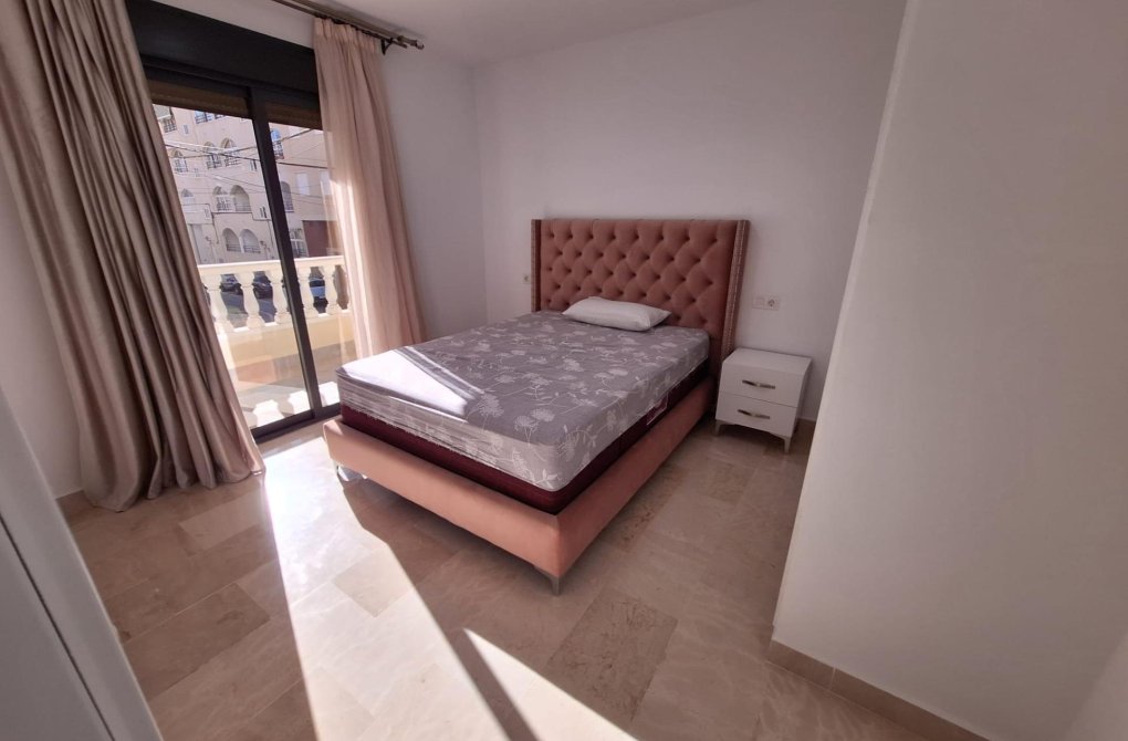 Resale - Terraced house - Torrevieja - Playa del cura