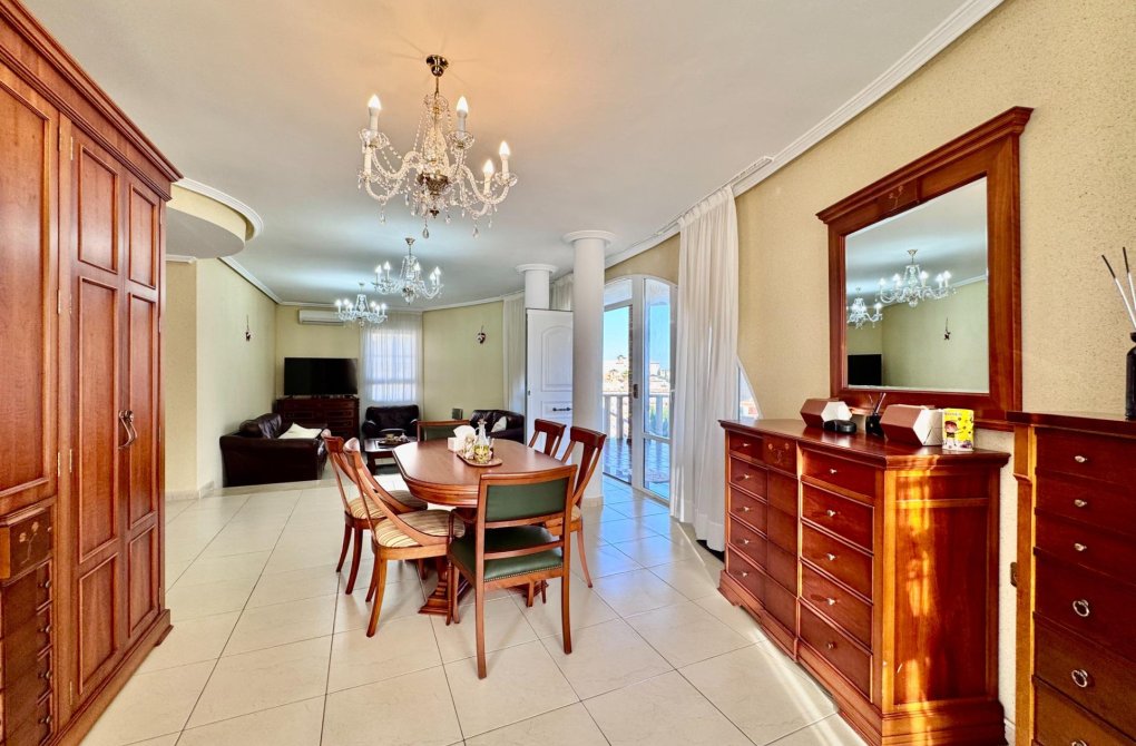 Resale - Villa - Orihuela Costa - Lomas de Cabo Roig-Los Dolses