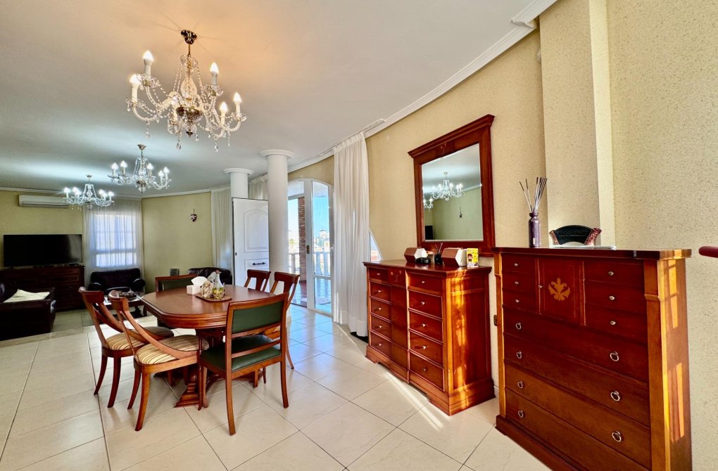 Resale - Villa - Orihuela Costa - Lomas de Cabo Roig-Los Dolses