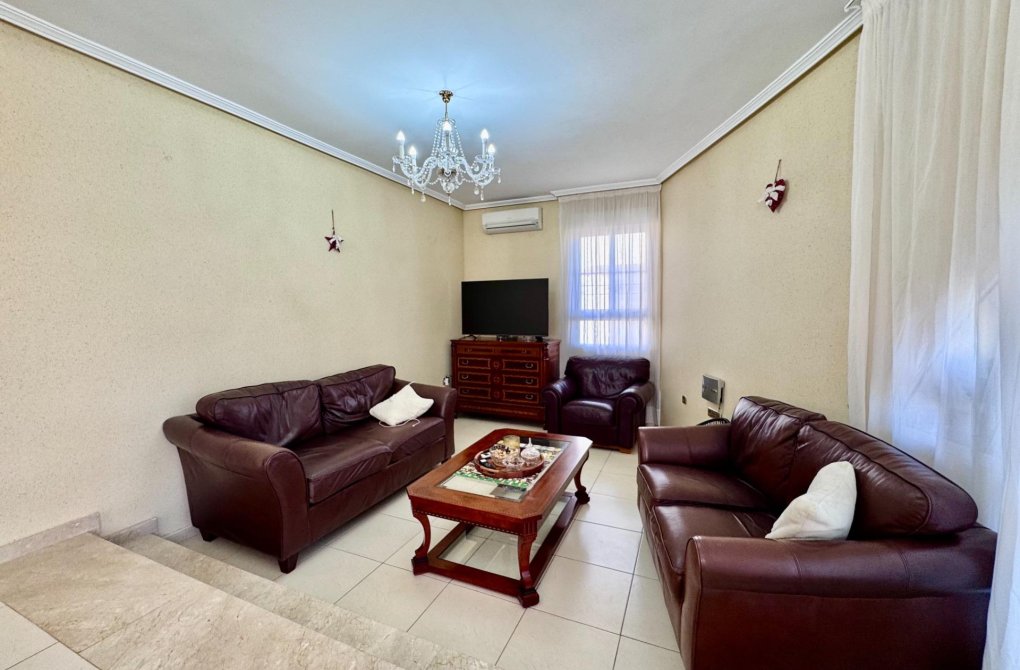 Resale - Villa - Orihuela Costa - Lomas de Cabo Roig-Los Dolses