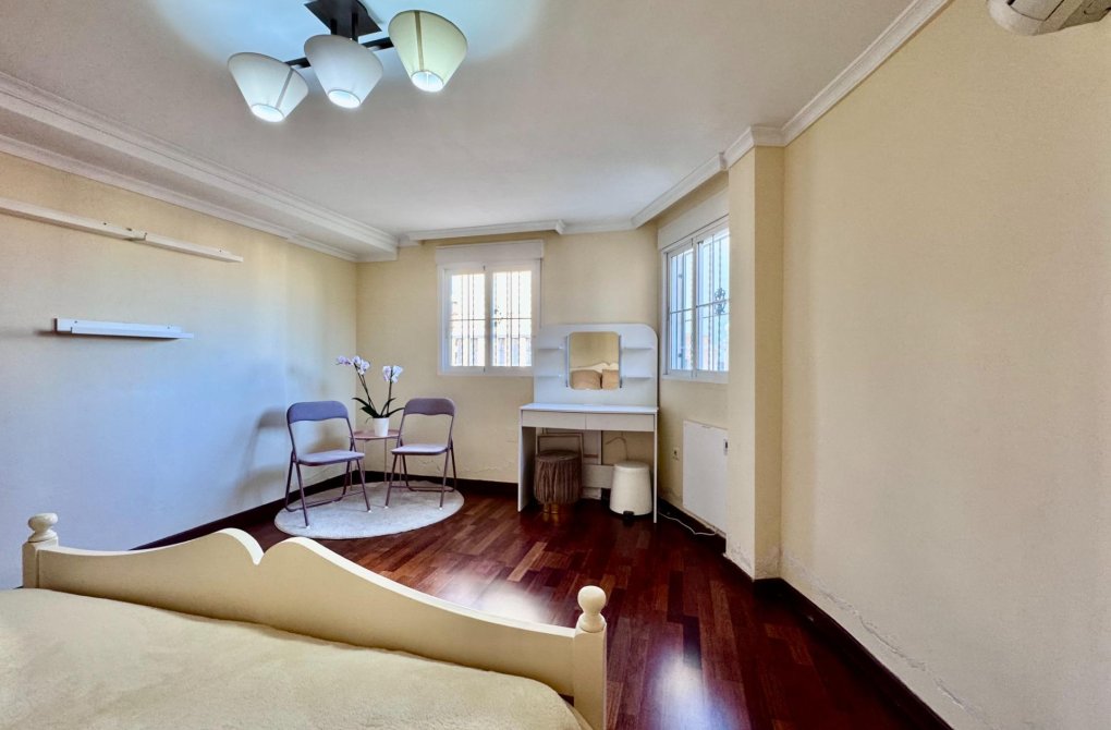 Resale - Villa - Orihuela Costa - Lomas de Cabo Roig-Los Dolses