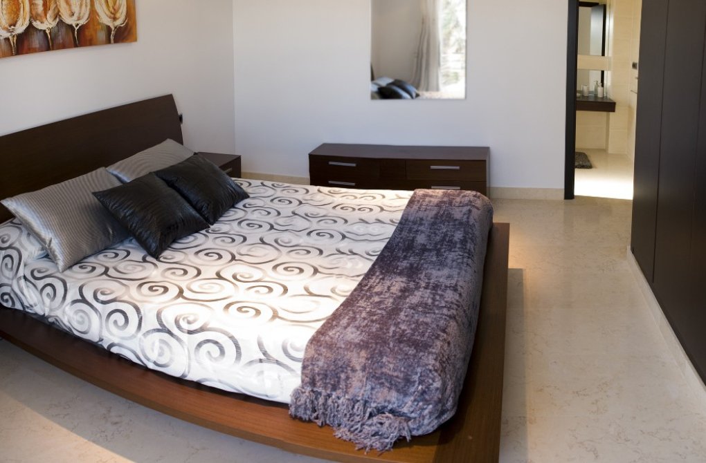 Resale - Villa - Cabo Roig