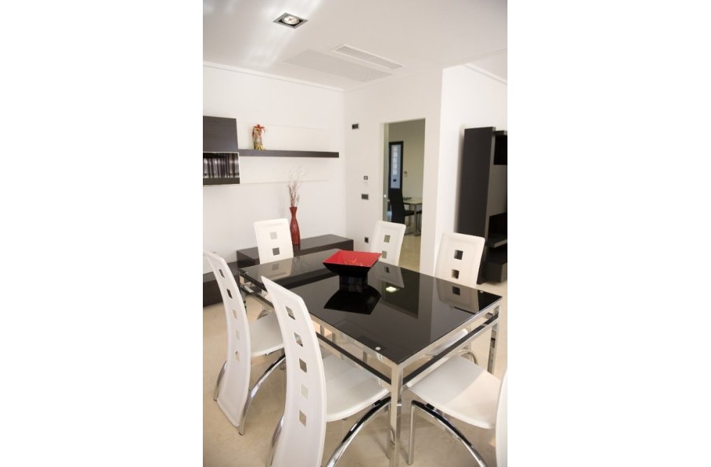 Resale - Villa - Cabo Roig