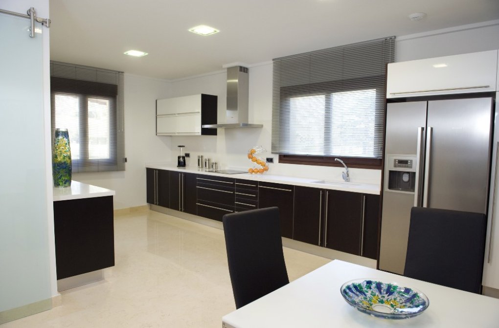 Resale - Villa - Cabo Roig