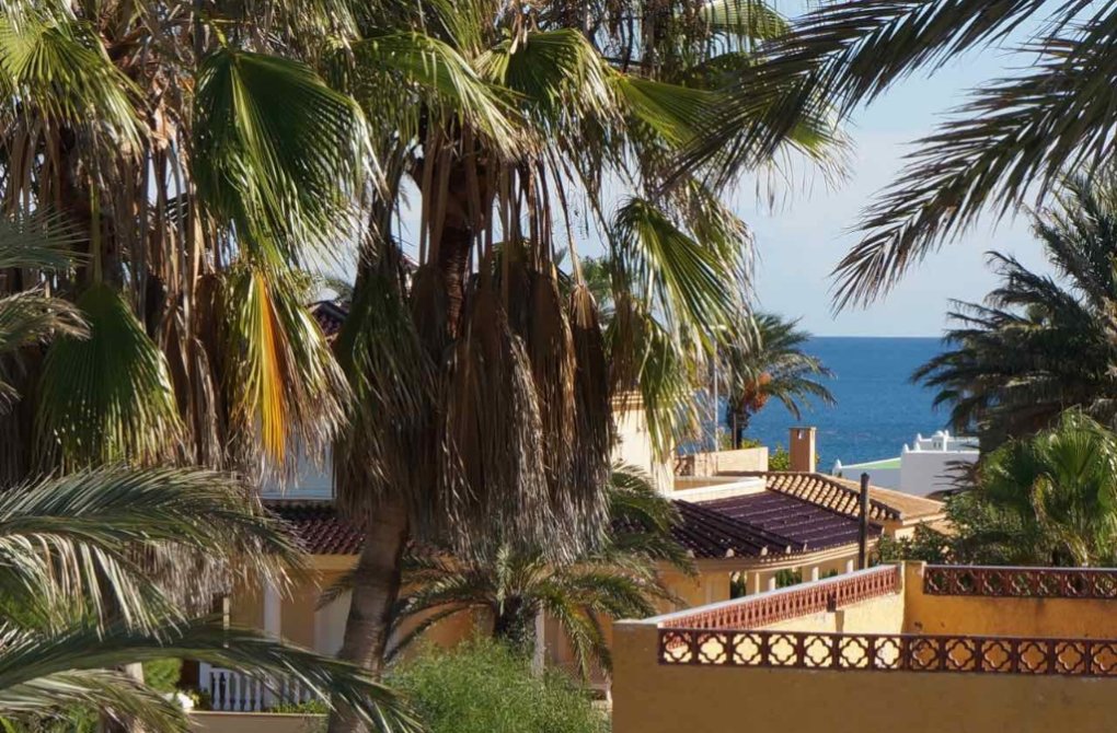 Resale - Villa - Cabo Roig