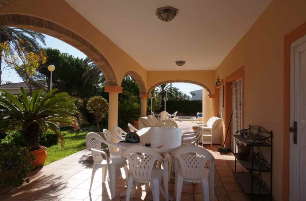 Resale - Villa - Cabo Roig