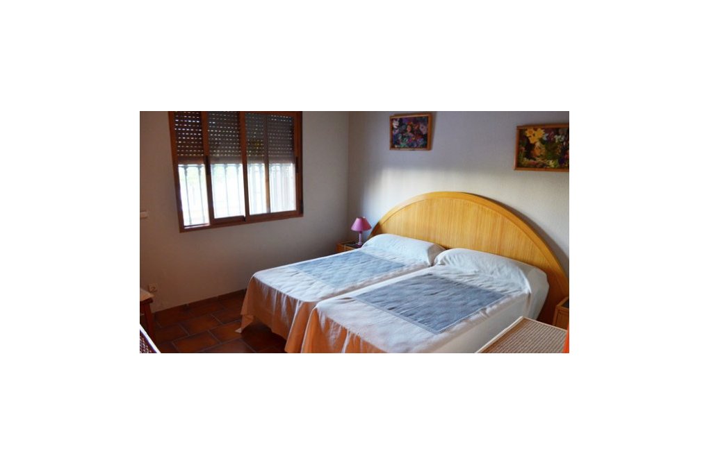 Resale - Villa - Cabo Roig