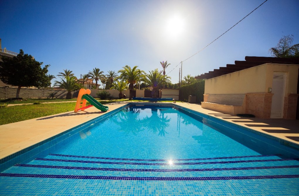 Resale - Villa - Cabo Roig