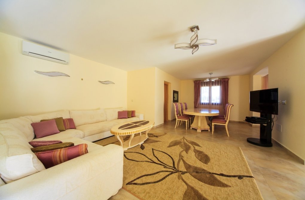 Resale - Villa - Cabo Roig