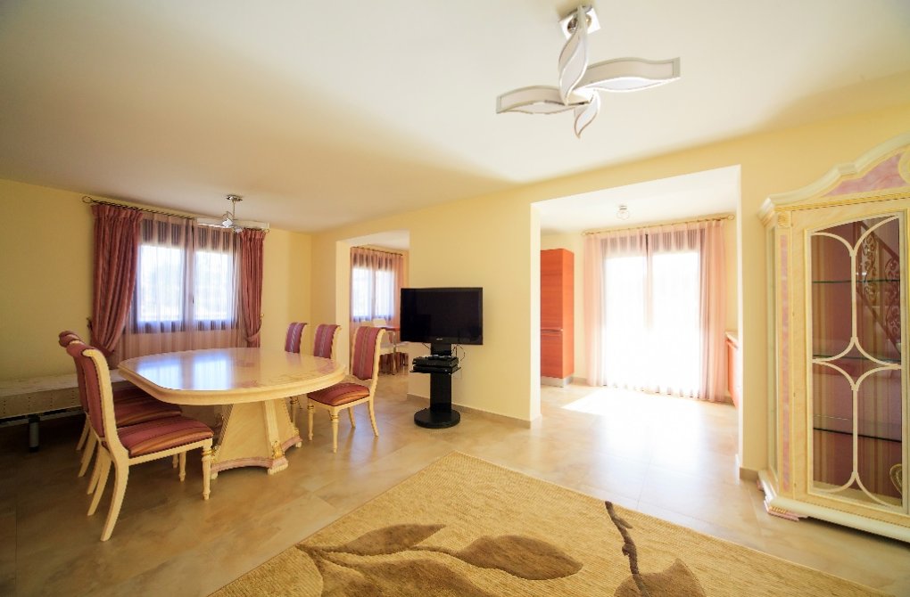 Resale - Villa - Cabo Roig
