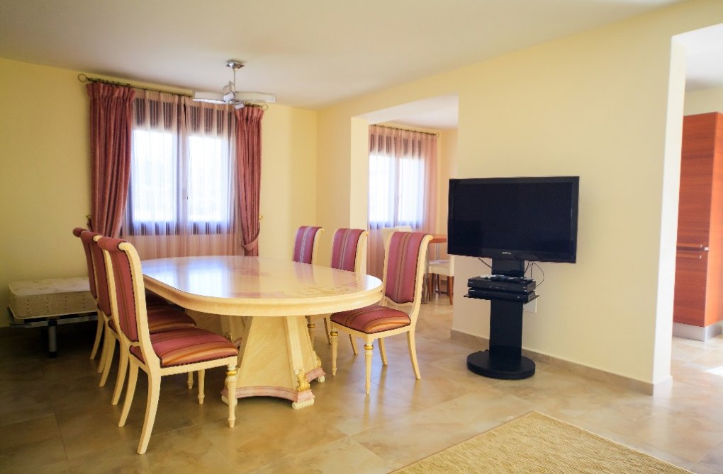 Resale - Villa - Cabo Roig