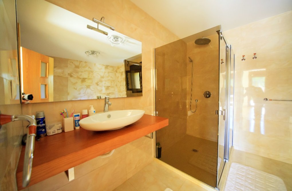 Resale - Villa - Cabo Roig