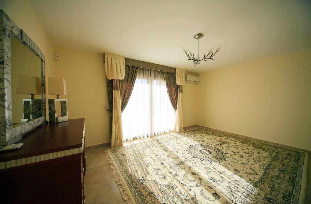 Resale - Villa - Cabo Roig