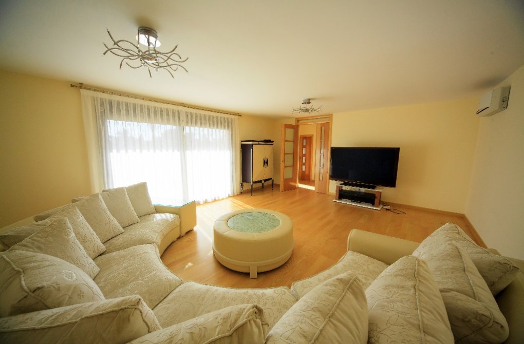 Resale - Villa - Cabo Roig