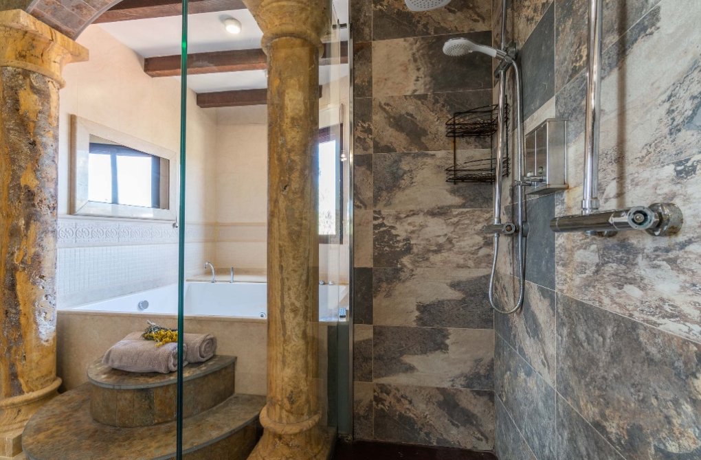 Resale - Villa - Costa Blanca - Orihuela Costa