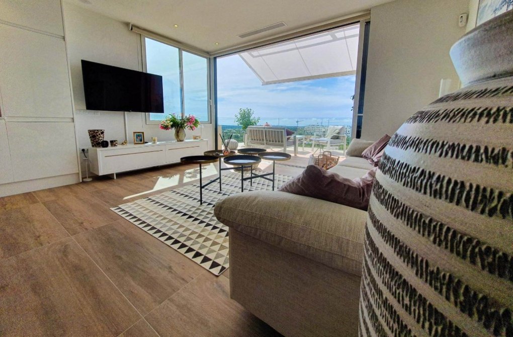 Resale - Apartment - Las Colinas - Las Colinas Golf