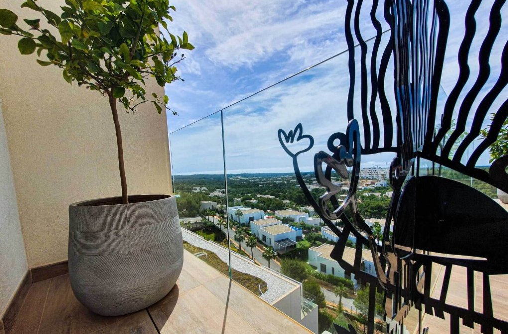 Resale - Apartment - Las Colinas - Las Colinas Golf